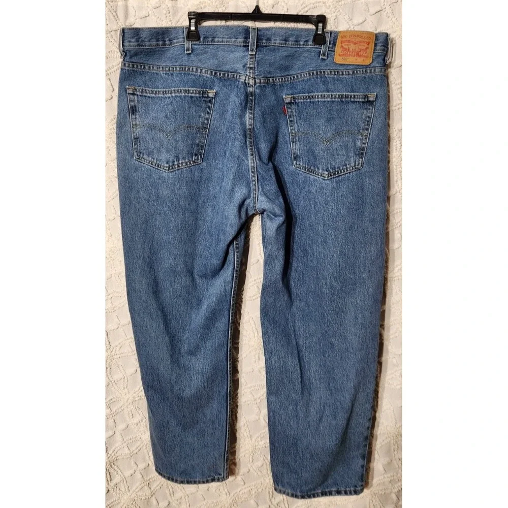 Levi's Men's 550 Jeans Size 46x30 Blue Classic Relaxed Straight No‎ Holes